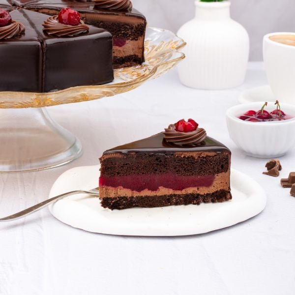 Chef's Cake Çikolatalı ve Vişneli Pasta 150 Gr x 10 Dilim